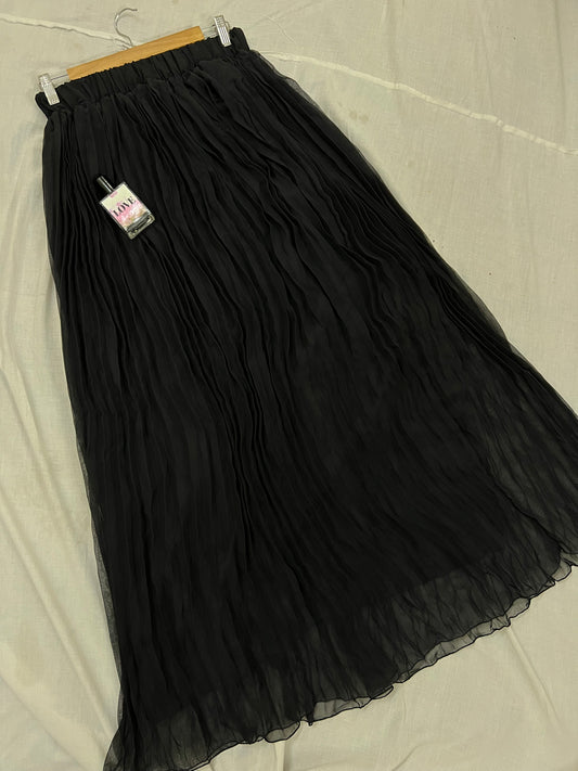 Black high waist long pleated skirt